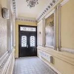 Apartment *80 M2 Stylish Apt* Netflix * Kitchen* Nespresso* *