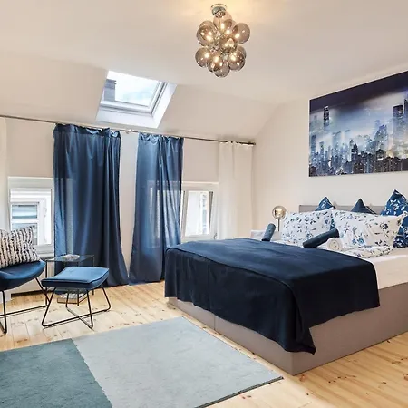 *80 M2 Stylish Apt* Netflix * Kitchen* Nespresso* *