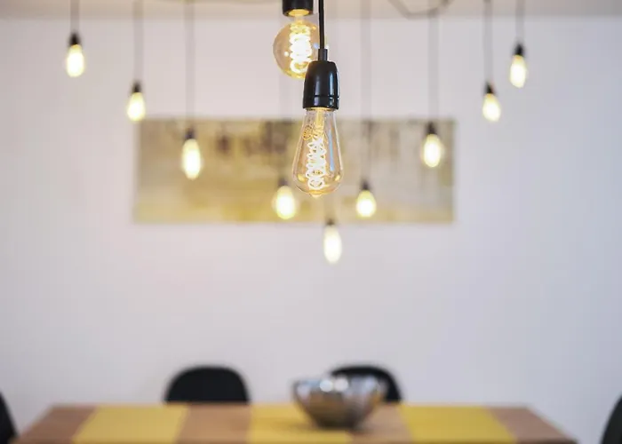 *80 M2 Stylish Apt* Netflix * Kitchen* Nespresso* *