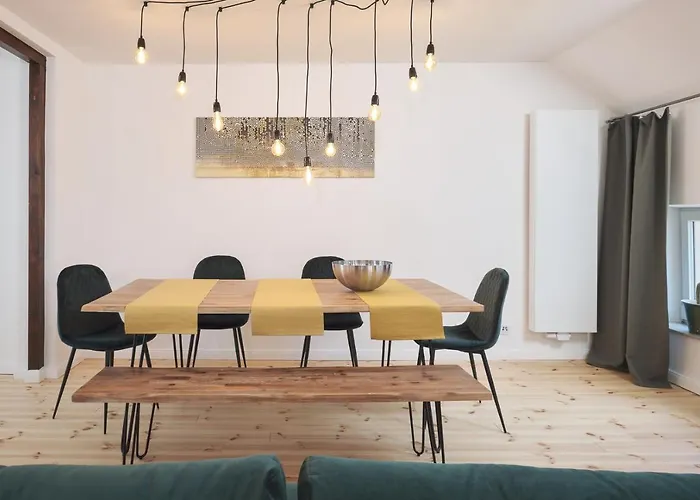 *80 M2 Stylish Apt* Netflix * Kitchen* Nespresso* *